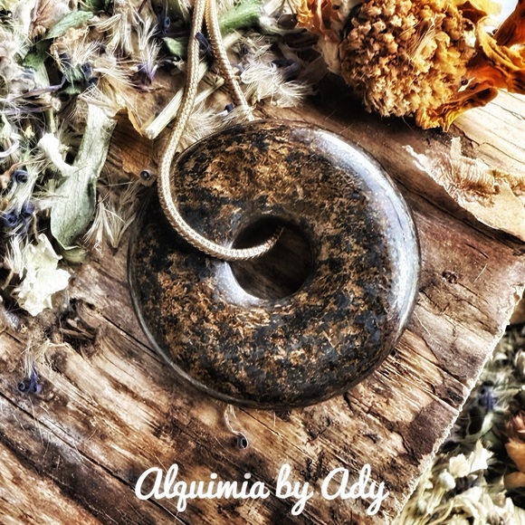 Chunky gold snake big iron tigers eye disc pendant - Picture 2 of 2